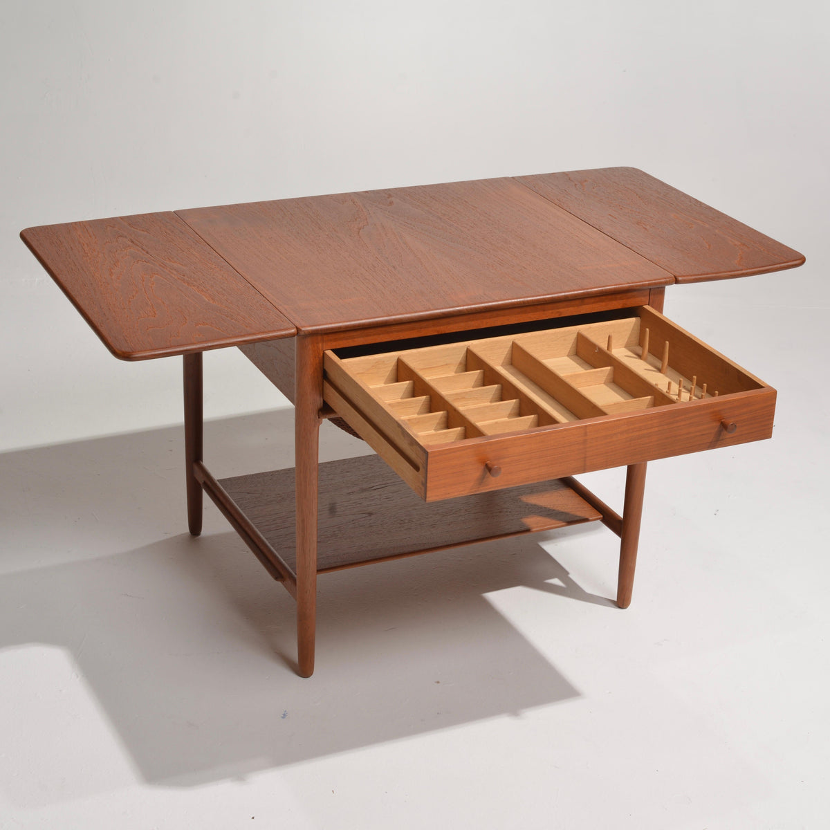 Hans Wegner AT-33 sewing table for Andreas Tuck detail 5