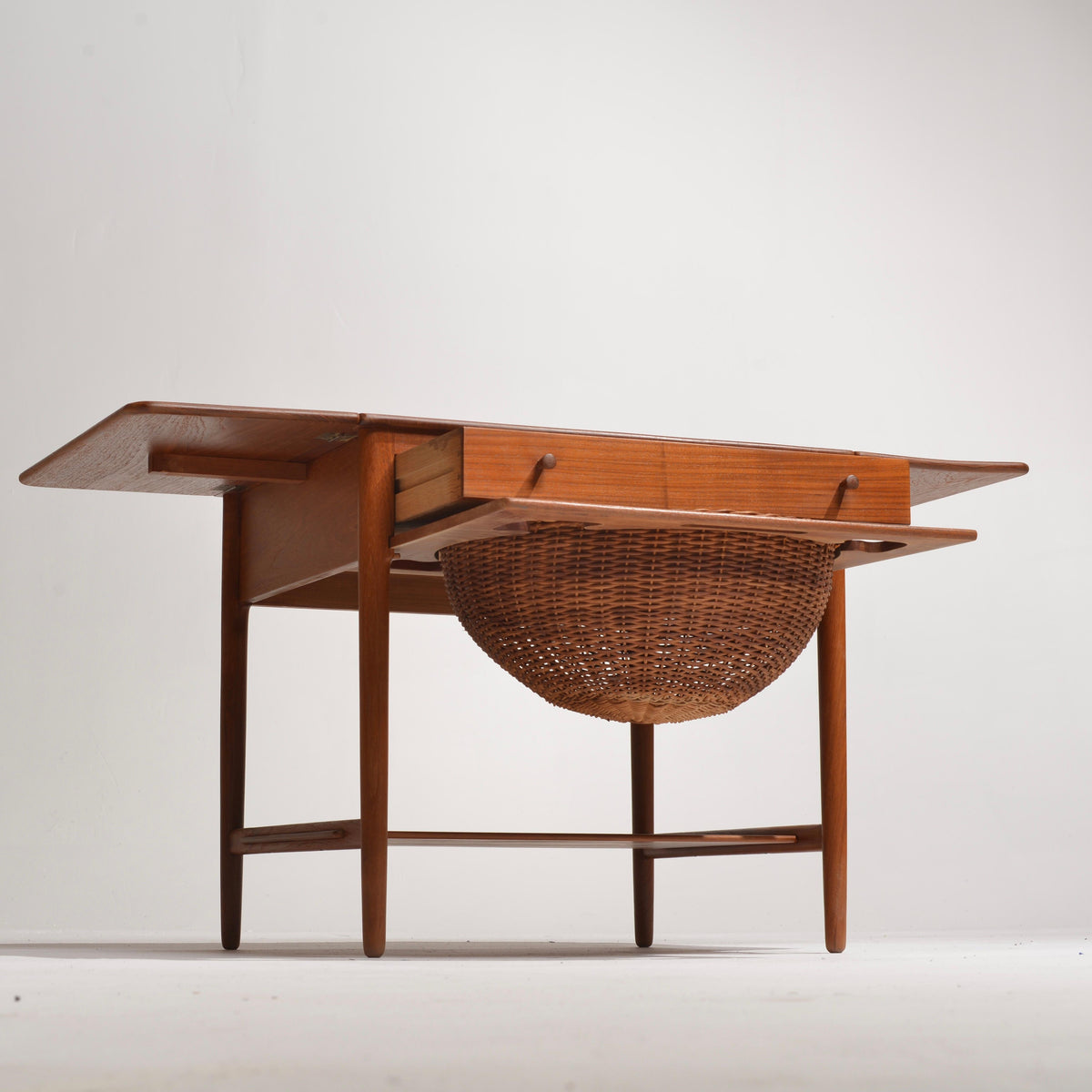 Hans Wegner AT-33 sewing table for Andreas Tuck detail 4