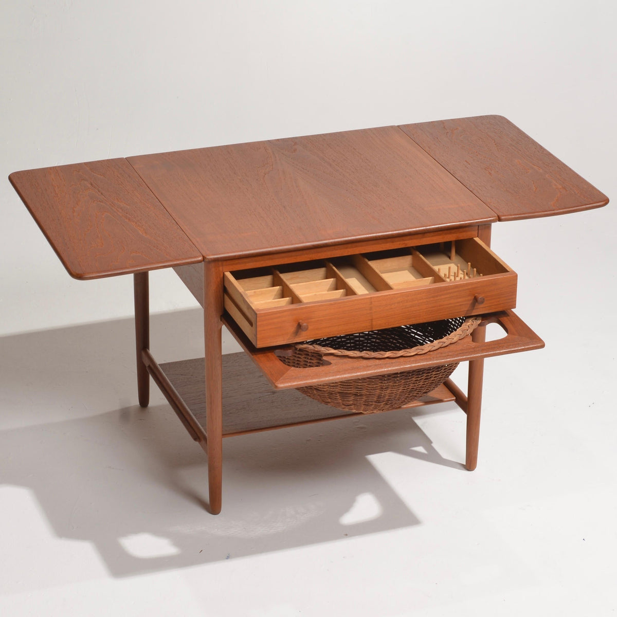 Hans Wegner AT-33 sewing table for Andreas Tuck detail 15