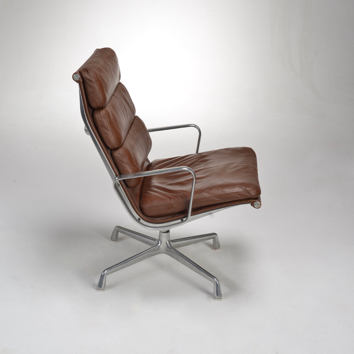 Herman Miller Eames Soft Pad Executive Lounge Chair