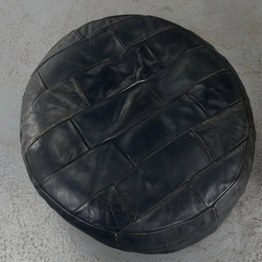 De Sede leather patchwork ottoman, 1960s - view 4