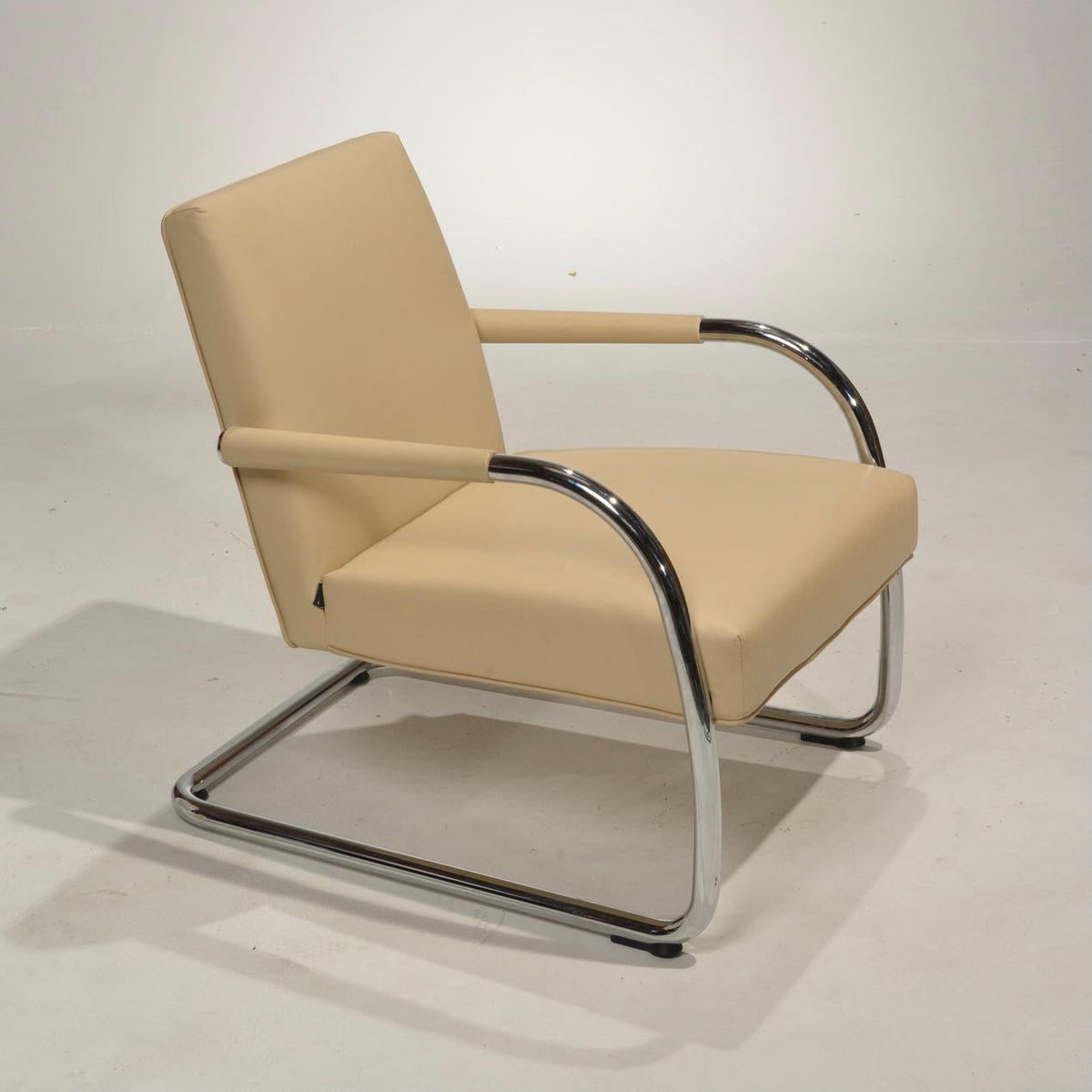 "Visa Lounge" Leather Lounge Chairs by Antonio Citterio for Vitra - detail 6
