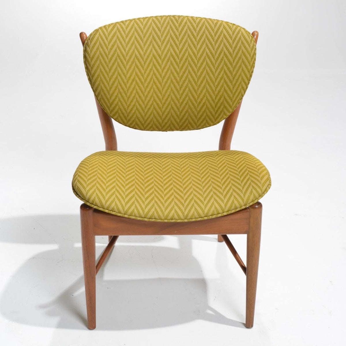 Finn Juhl Model 51 Baker walnut dining chair detail 13