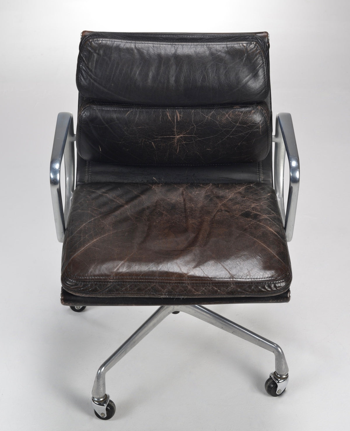 Herman Miller Eames Soft Pad Management Desk Chair