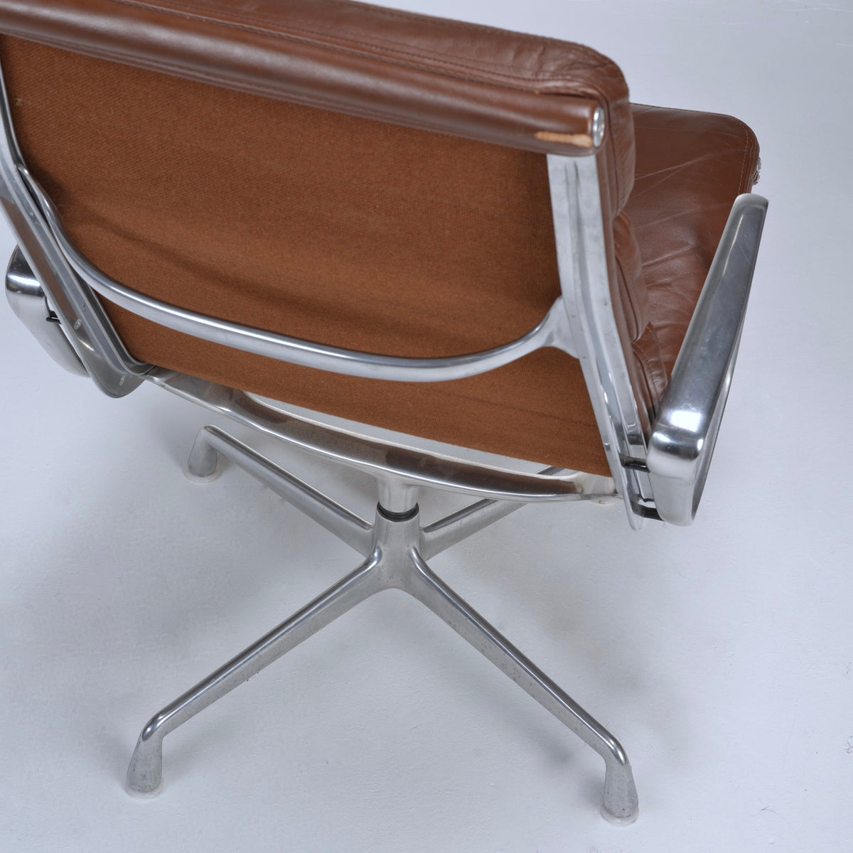 Herman Miller Eames Soft Pad Executive Lounge Chair