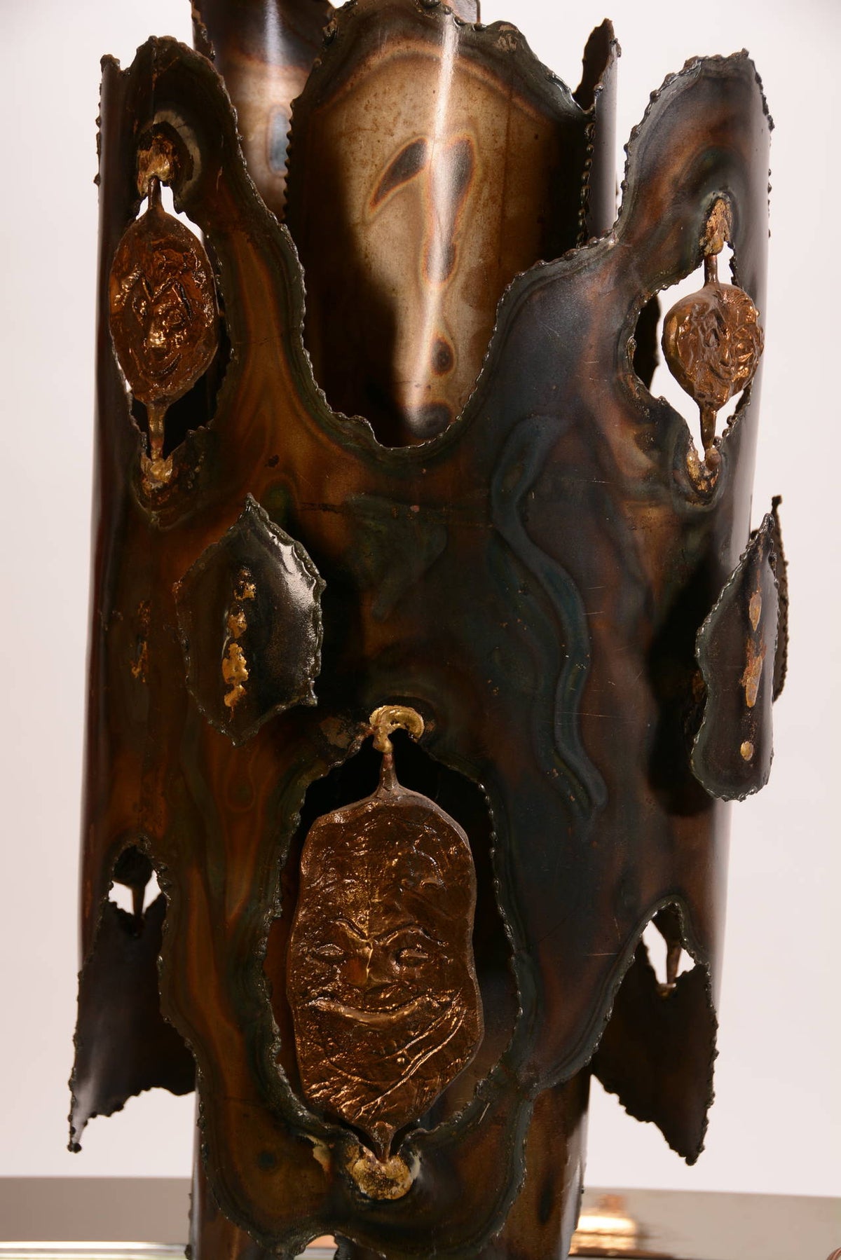 Tom Greene style Brutalist brass and bronze table lamp detail 6