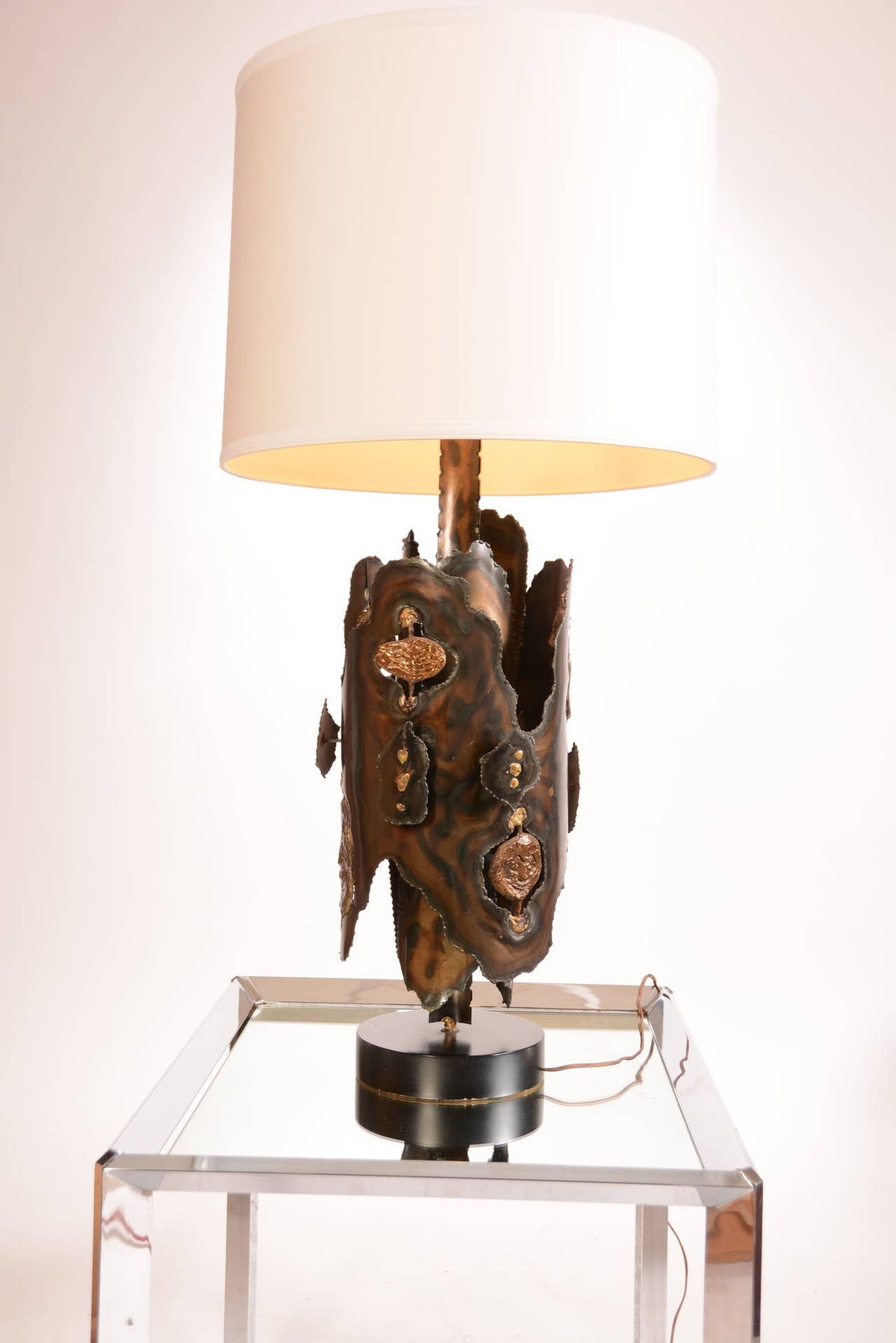 Tom Greene style Brutalist brass and bronze table lamp detail 2