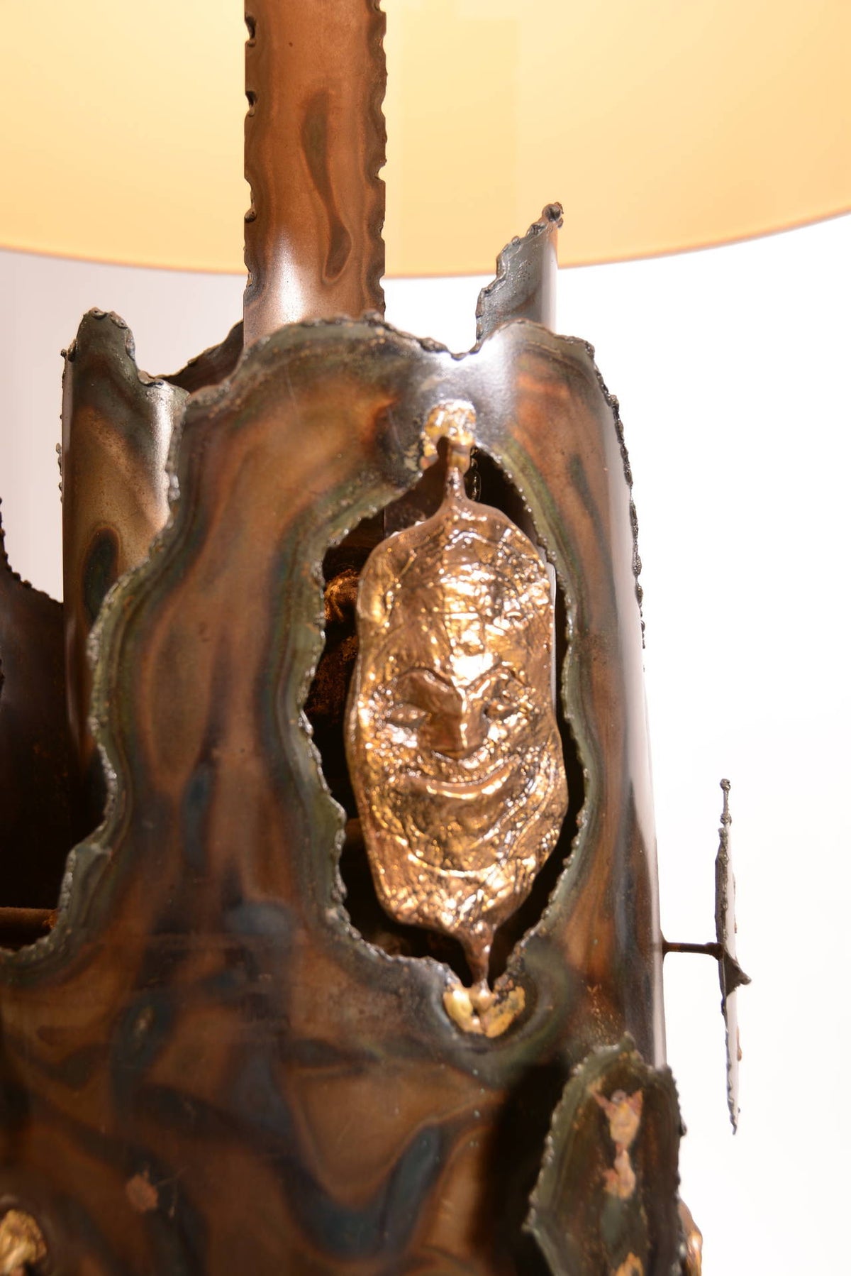 Tom Greene style Brutalist brass and bronze table lamp detail 7