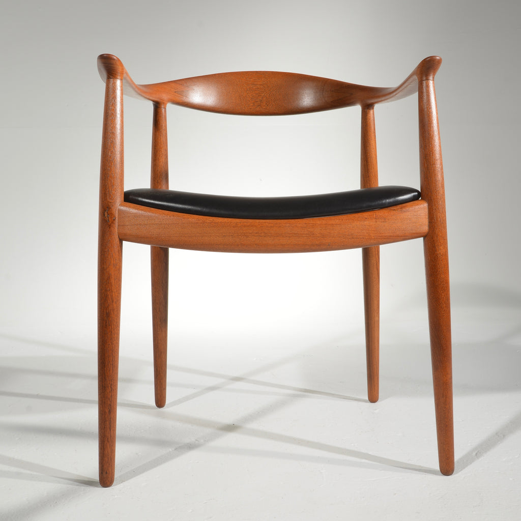 Hans Wegner Round Chair in Teak
