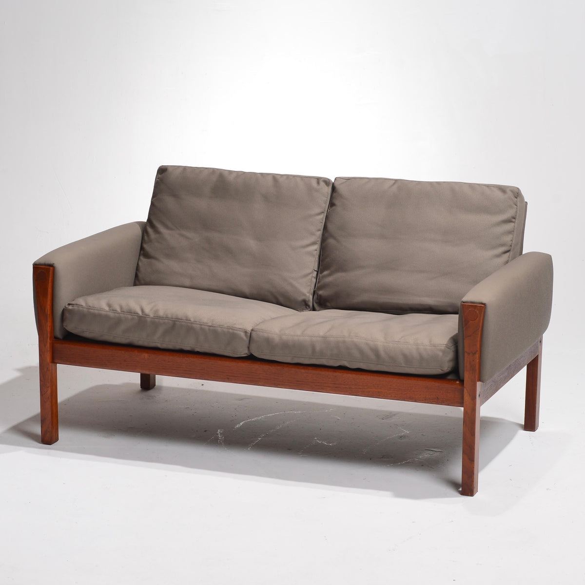 Hans Wegner Arne Poulsen AP62 teak loveseat detail 2