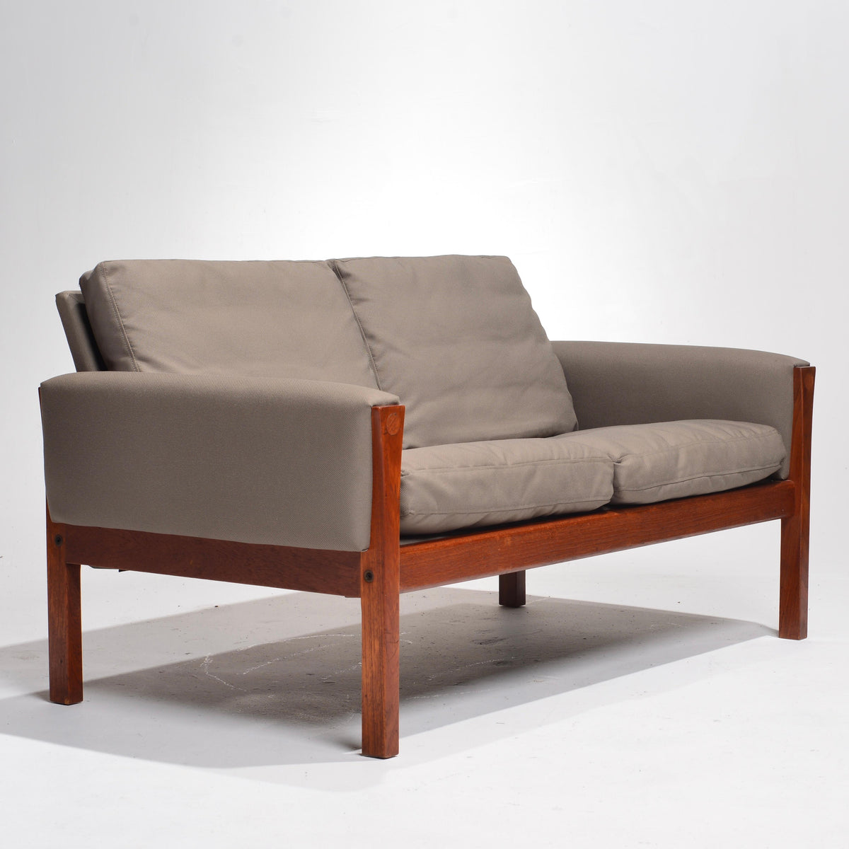 Hans Wegner Arne Poulsen AP62 teak loveseat detail 4