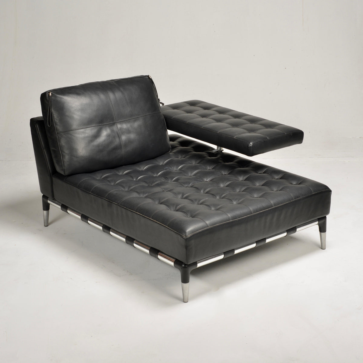 Philippe Starck Privé leather chaise longue for Cassina detail 3