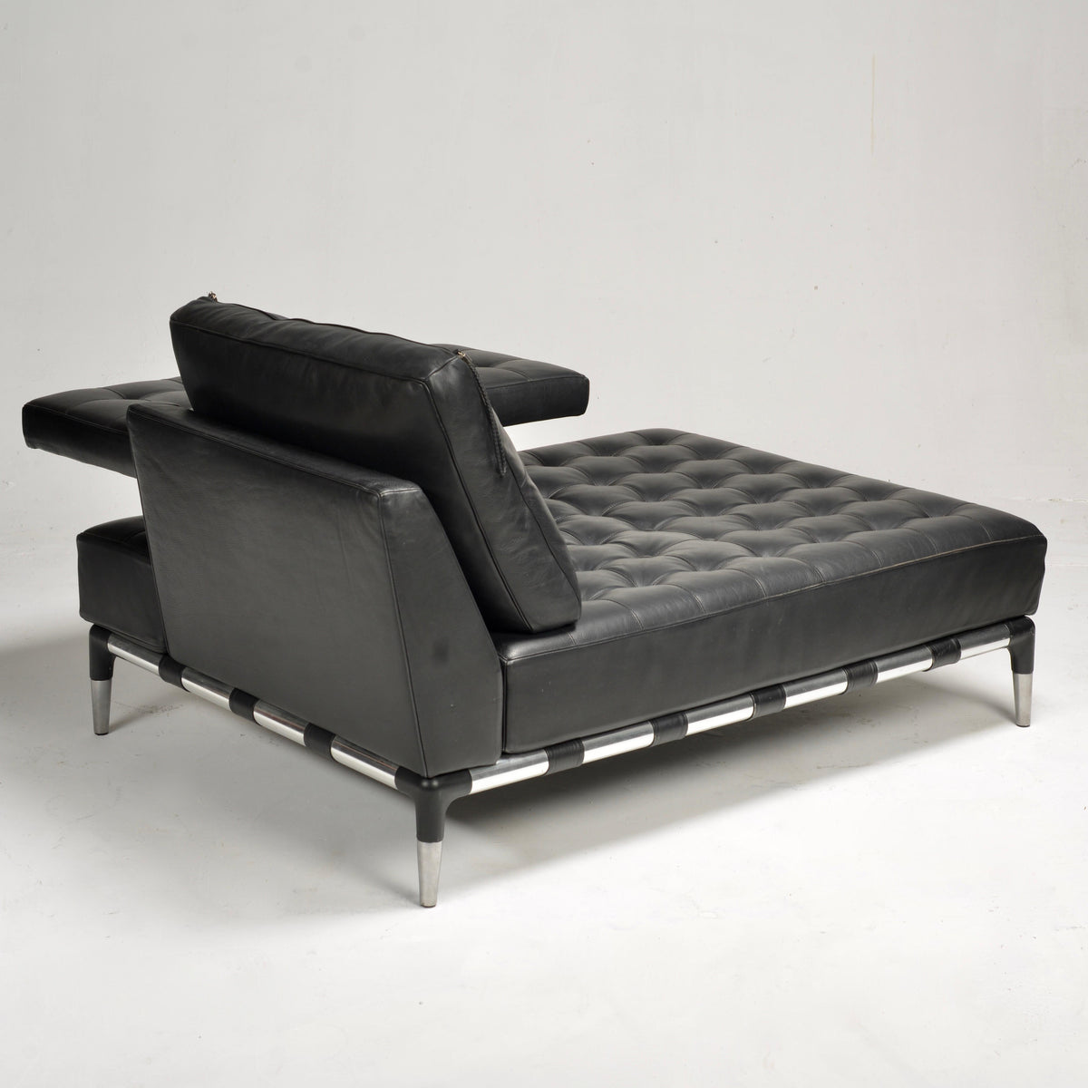 Philippe Starck Privé leather chaise longue for Cassina detail 8