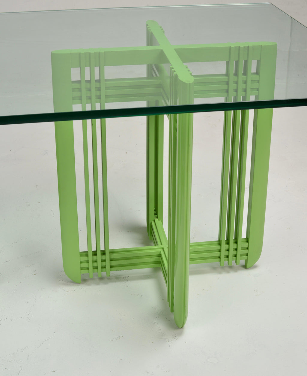 1990s Post-Modern maple and beveled glass dining table detail 10