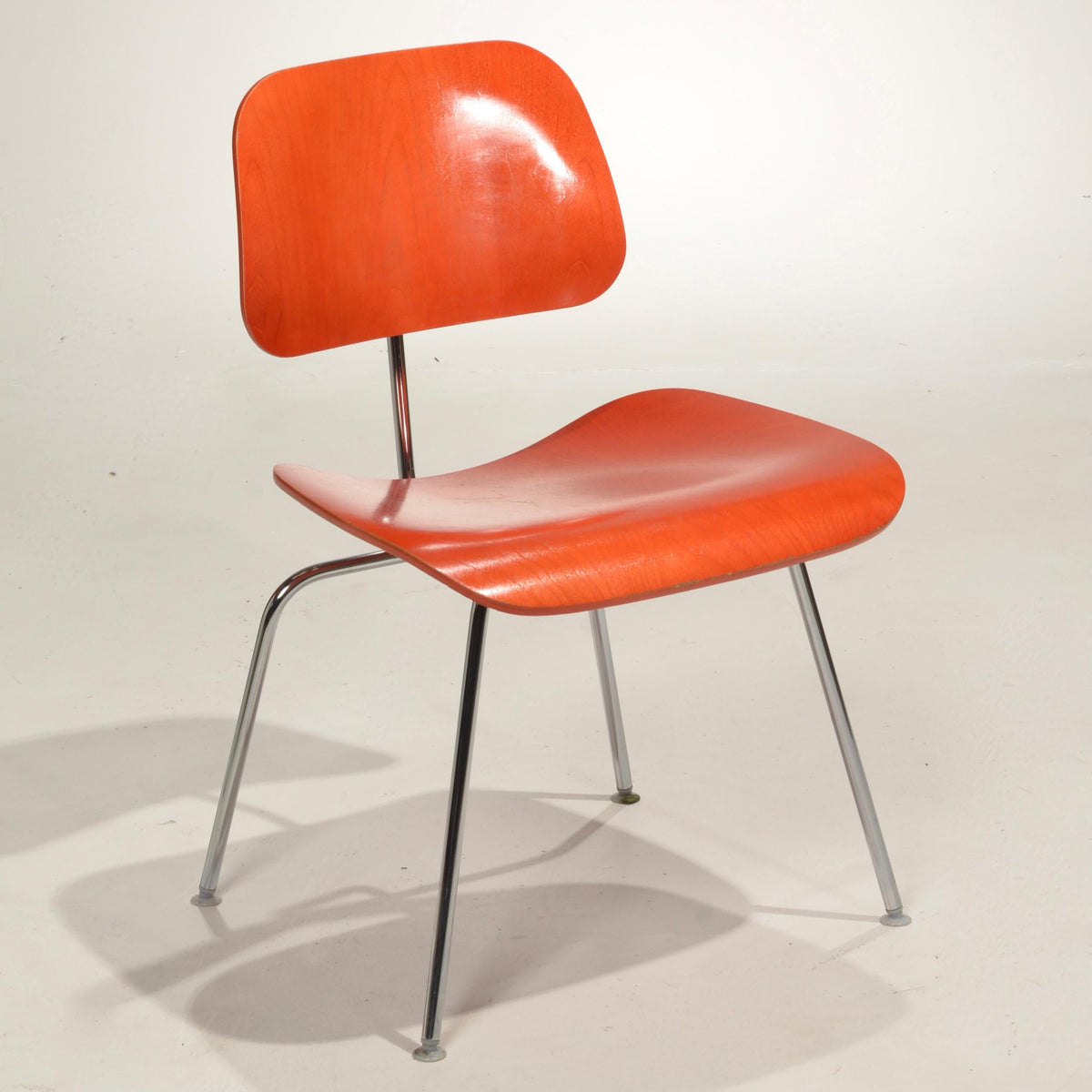 Charles and Ray Eames DCM molded plywood chair for Herman Miller, 1970 - view 3