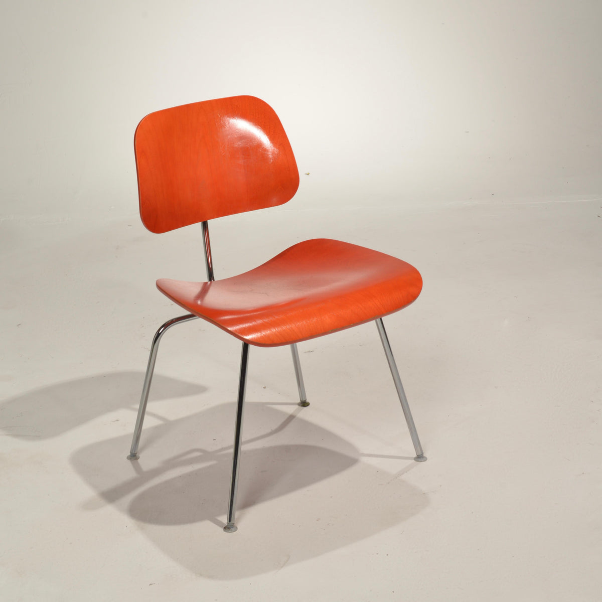 Charles and Ray Eames DCM molded plywood chair for Herman Miller, 1970 - view 5