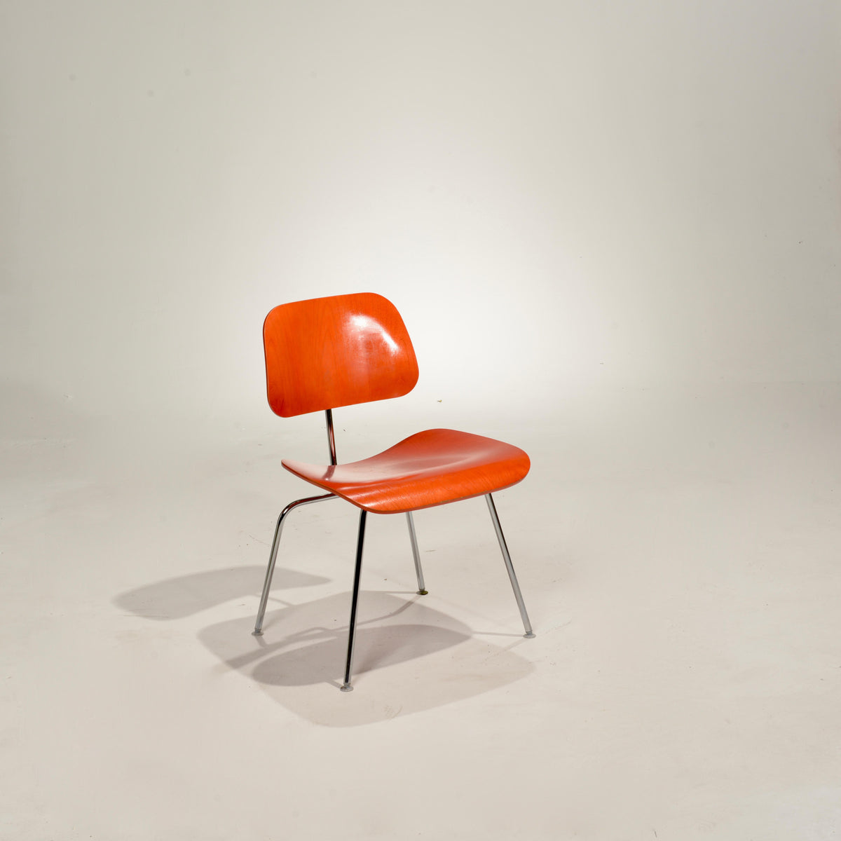 Charles and Ray Eames DCM molded plywood chair for Herman Miller, 1970 - view 8