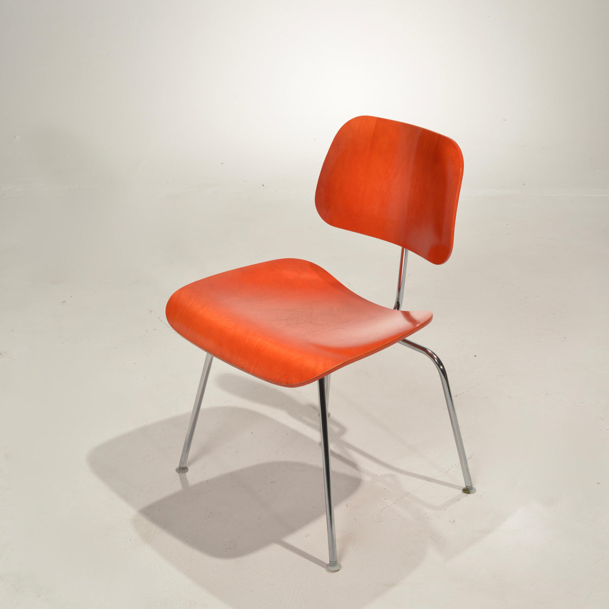 Charles and Ray Eames DCM molded plywood chair for Herman Miller, 1970 - view 9