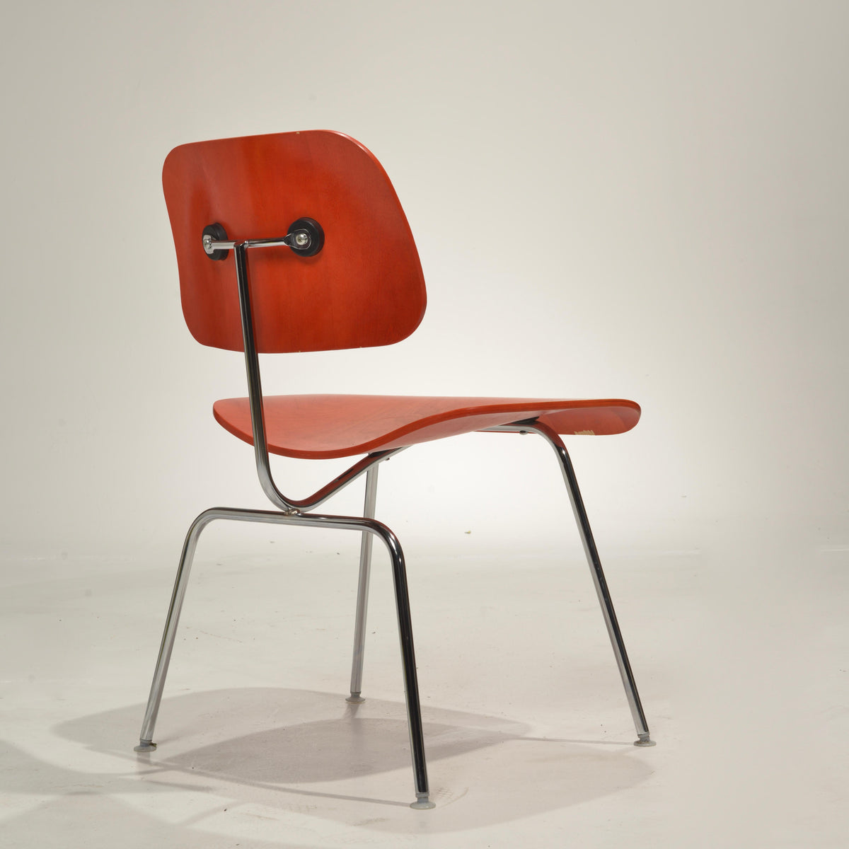 Charles and Ray Eames DCM molded plywood chair for Herman Miller, 1970 - view 14