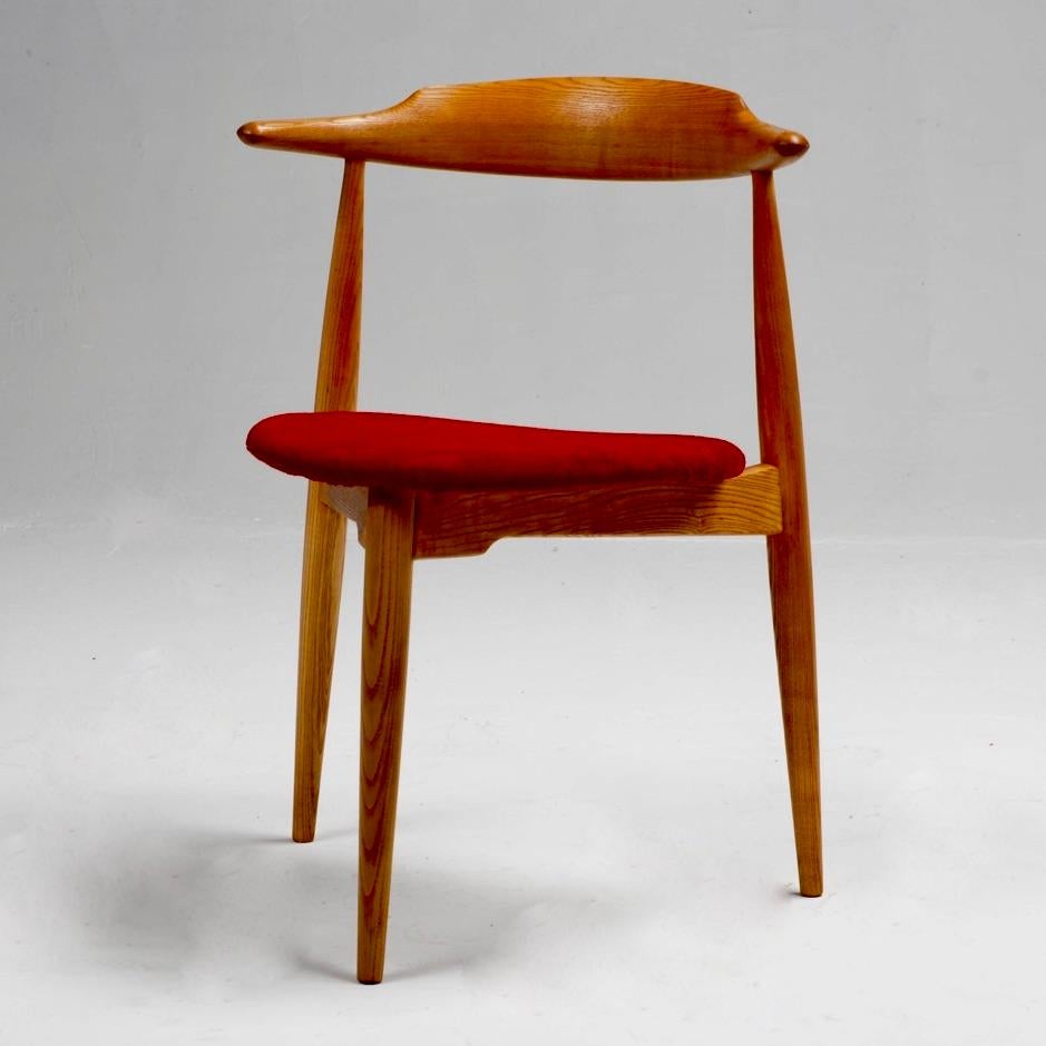 Hans J. Wegner FH4103 Heart dining chair for Fritz Hansen