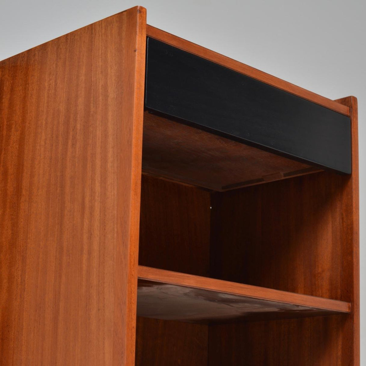 Gilbert Rohde Herman Miller walnut nightstand detail 8