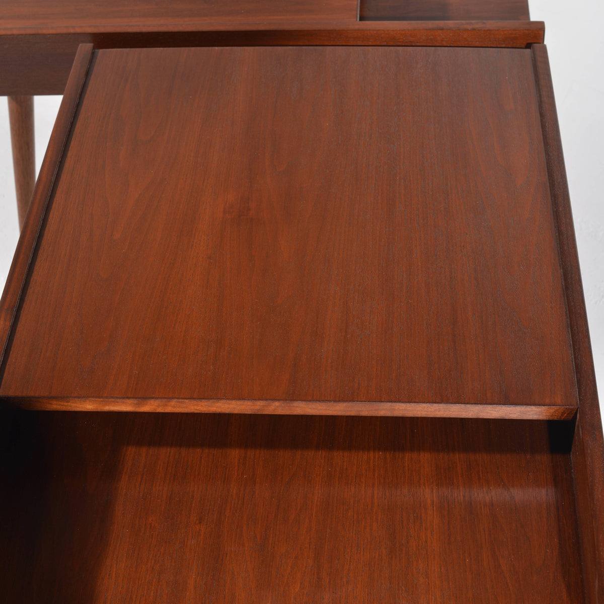 Milo Baughman Glenn of California end table detail 8