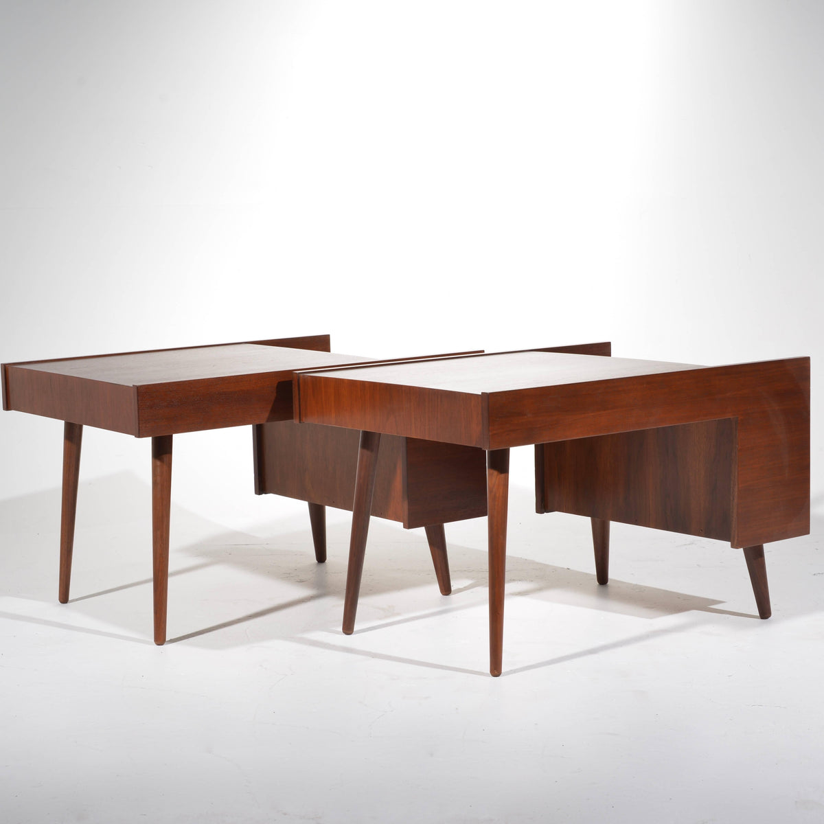 Milo Baughman Glenn of California end table detail 4