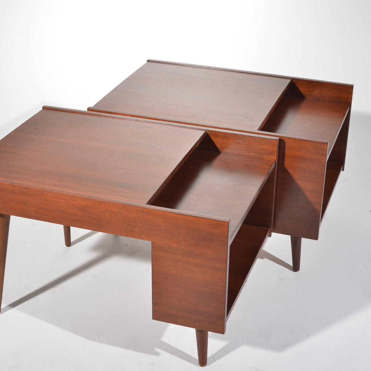 Milo Baughman Glenn of California end table detail 15