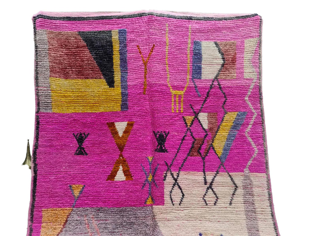 Moroccan Boujaad pink geometric wool rug detail 2