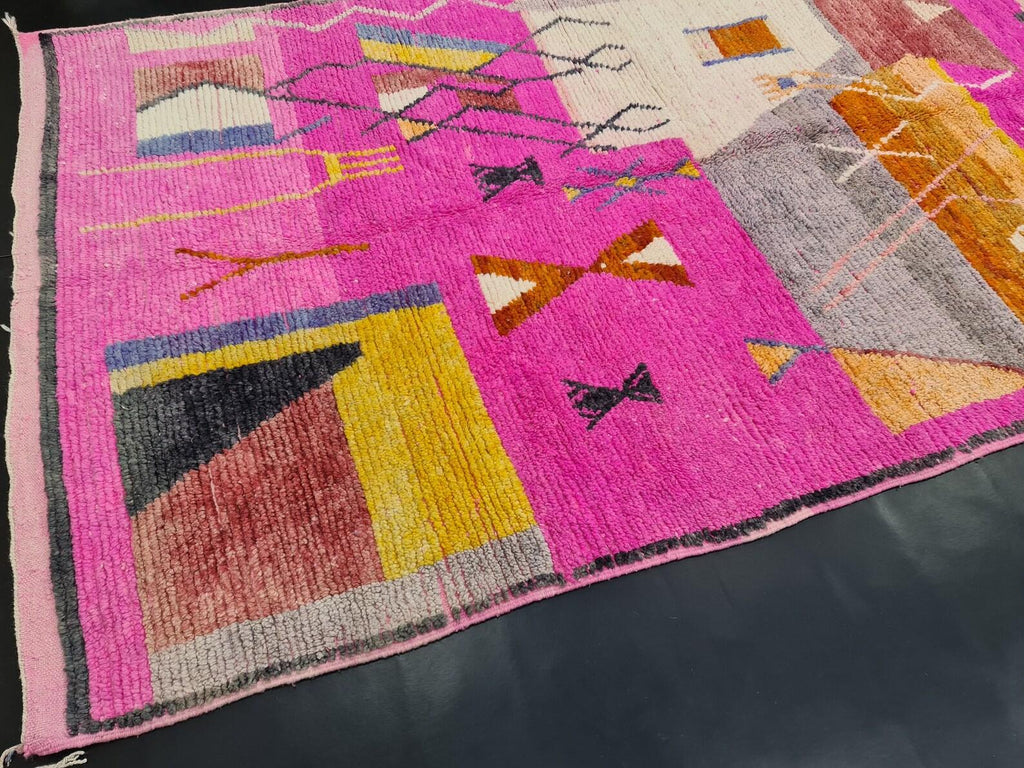 Moroccan Boujaad pink geometric wool rug detail 8
