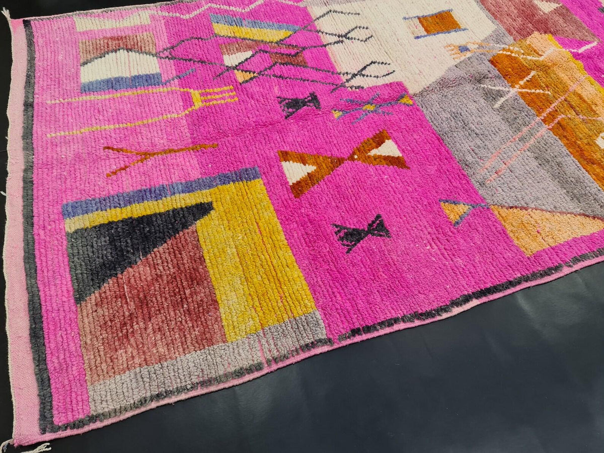 Moroccan Boujaad pink geometric wool rug detail 8