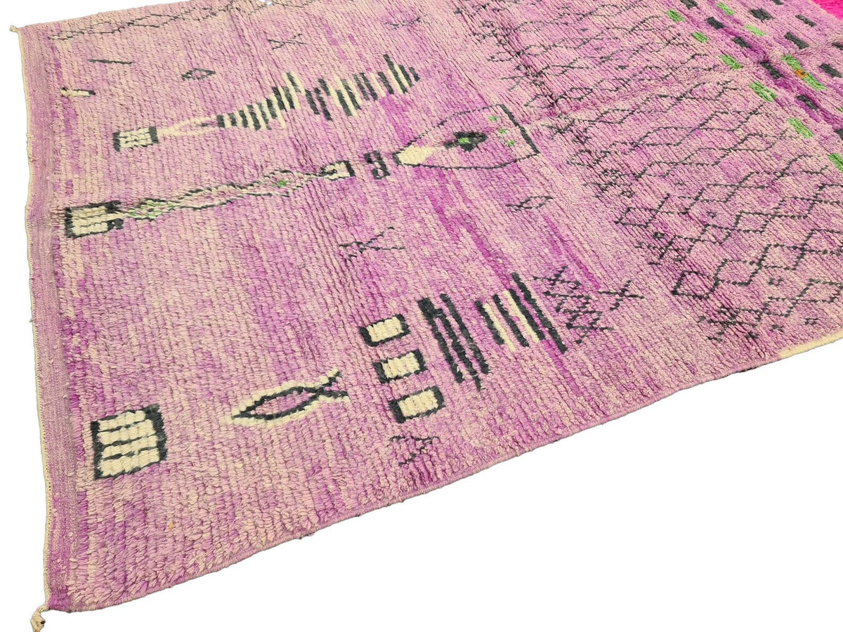 Moroccan Boujaad red purple and black geometric wool rug detail 10